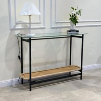 مدخل خشب دورين سطح زجاج شفاف