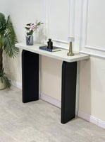 مدخل سطح بديل رخام فخم بتصميم عصري يترك انطباعًا أ...