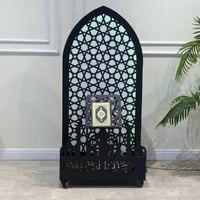 استاند حامل مصحف وسجاد أسود مع إضاءة بكفرات متحركة