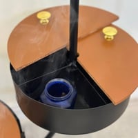 مبخرة ملابس مع علاق اسود