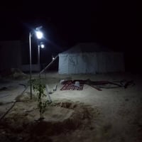 كشاف فانوس على الطاقة شمسية