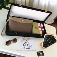 بوكس هدايا نسائي فاخر من هدايافيا – شنطة، نظارة، و...