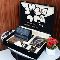 هدية نسائيه فاخرة شنطة مع نظارة وساعة وعطر ببوكس م...