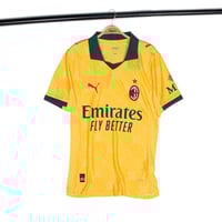 تيشيرت اسي ميلان الثاني نسخة اللاعبين 2025-2026