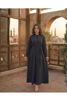 أسود