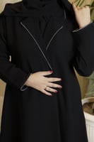 عباية F20 بليزر كوري تطريز ابيض وأسود