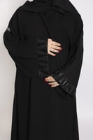 عباية F50 كريب ملكي اسود اكمام كرستال كلوش