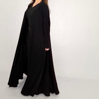 عبايه F93 ساده كريب ملكي كوري سواد فاحم كلوش