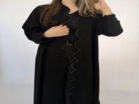 عباية F70 قماش كريب كوبا 2 تطريز يدوي اسود نص كلوش