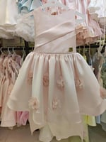 فستان الورد مع ذيل خارجي