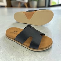 اسود