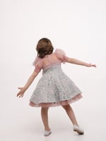 فستان ب وردة من الكتف