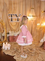 فستان الاميرات بتطريز مميز مع اكسسوار شعر