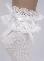 جوارب انيقة بكلفه دانتيل وفيونكة