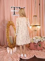 فستان انيق بفيونكة على الصدر