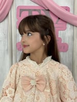 فستان خوخي ، دانتيل