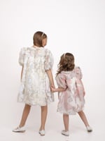 فستان بطبعات بارزه خامة جاكار