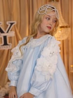 فستان انيق بورود بارزه في الاكمام