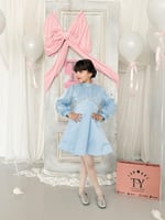 فستان سماوي باكسسوار بارز