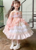 فستان اسباني لون مميز مع اكسسوار الشعر