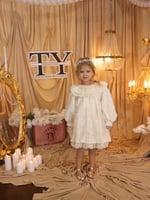 فستان مواليد بيج بتفاصيل دانتيل