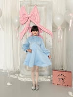 فستان سماوي باكسسوار بارز