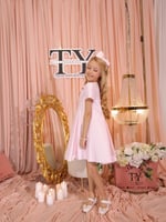 فستان وردي بكشكشة تل مع جانب واحد مع طوق للشعر