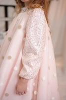 فستان فخم اكسسوار بارز