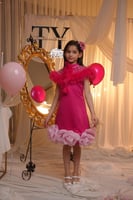 فستان ناعم بقطعه منفصلة مرصعة باللولو