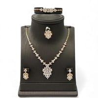 طقم ذهب عيار 18 الوزن 29.63 جرام