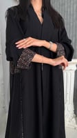 عباية إنترنت مطرزة ز – نص كلوش بتطريز جانبي وأكمام...