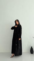 عباية مخمل قطيفة بجيوب أمامية اسود– متوفرة بخمس أل...