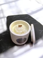 شمعة صغيره انيقه بروائح جذابه