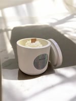 شمعة صغيره انيقه بروائح جذابه