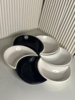 صحن صغير بتصميم هلالي