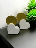 حامل بطاقات شكل قلب