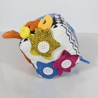 مكعب الأنشطة القماشي – المحيط