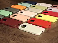 كفر ايفون 15 برو سيلكون جودة عالية بالوان متعددة