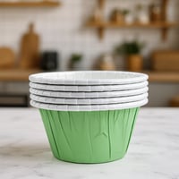 أكواب ورقية خضراء للكب كيك