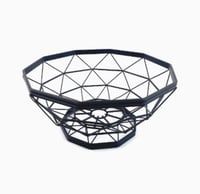 سلة فواكه معدنية