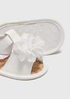 مجموعة أحذية أطفال أنيقة ومريحة