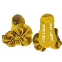 طقم شرابات وربطة شعر أطفال بفيونكة ساتان