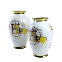 طقم فازات بورسلان فاخرة - عدد قطعتين