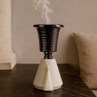 مبخرة فاخرة بتصميم خشبي ولمسة فنية