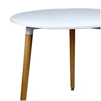 طاولة دائرية مودرن بأرجل خشبية