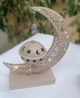 مبخرة مميزة على شكل هلال معدني أنيق