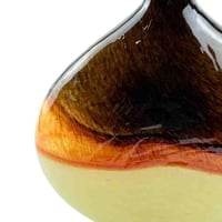 لمسة فنية دافئة لمنزلك مع هذه المزهرية الانيقة