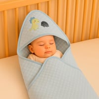 بطانية مواليد بقبعة – تصميم ديناصور أزرق