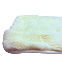 سجادة فرو ناعمة فاخرة لون سكري