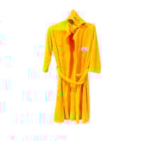 روب أطفال فاخر بلون وردي مع ألوان متعددة